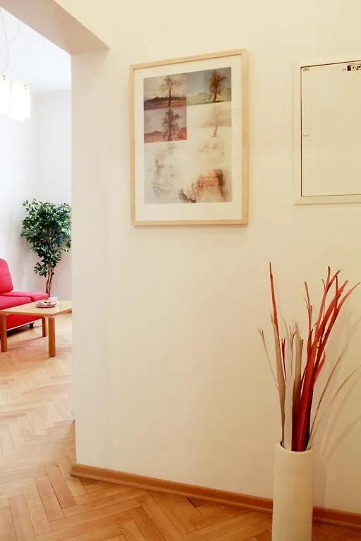 Residence Bilkova Praag 0*,