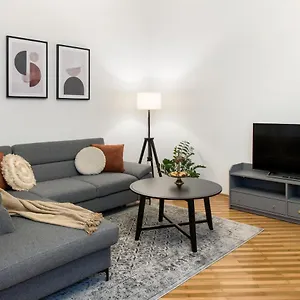 Wawelove Pilsudskiego - 3 Bedroom Apt. With Balcony And Free Parking! , Krakov Polsko