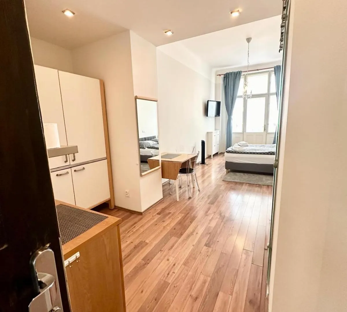 Residence Bilkova Praag 0*,